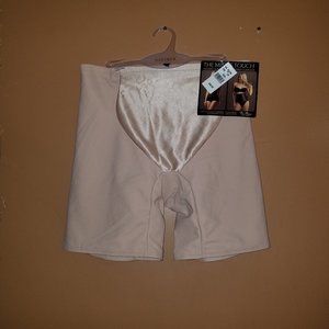 $40 VAN BIEN SHAPE WEAR SMALL NUDE NWT
